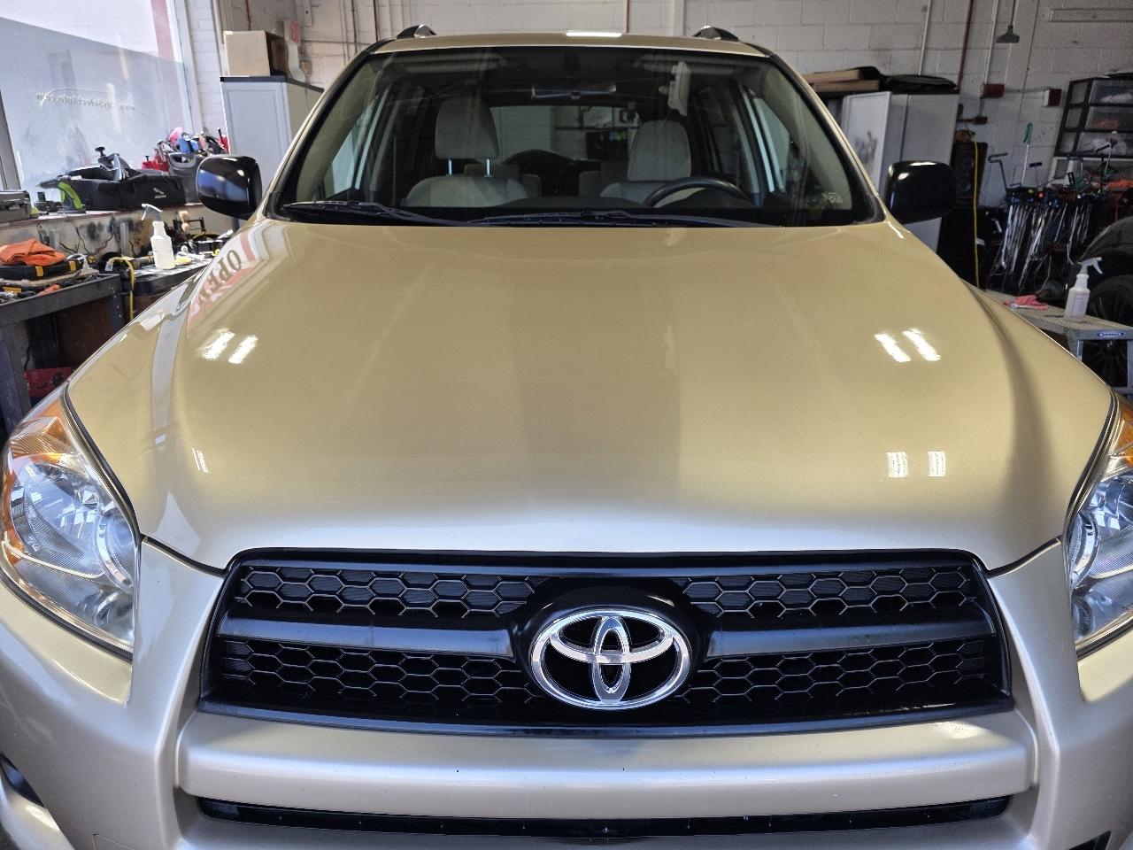Toyota RAV4 Base I4 4WD 2009