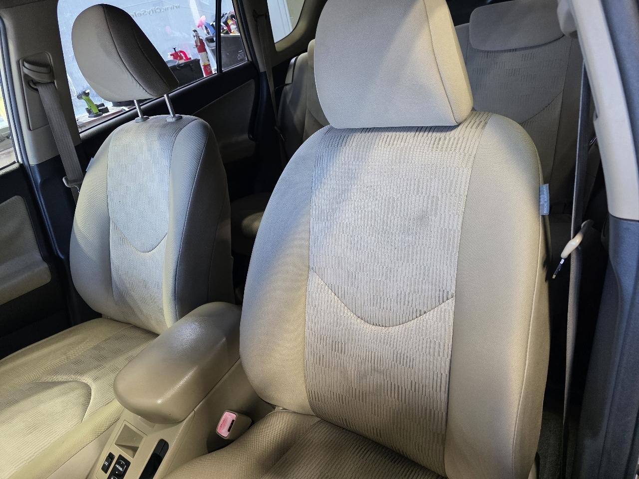 Toyota RAV4 Base I4 4WD 2009