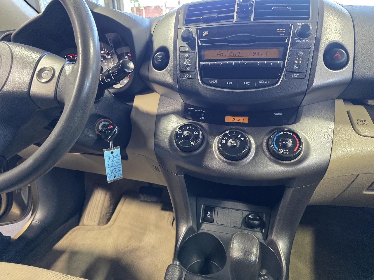 Toyota RAV4 Base I4 4WD 2009