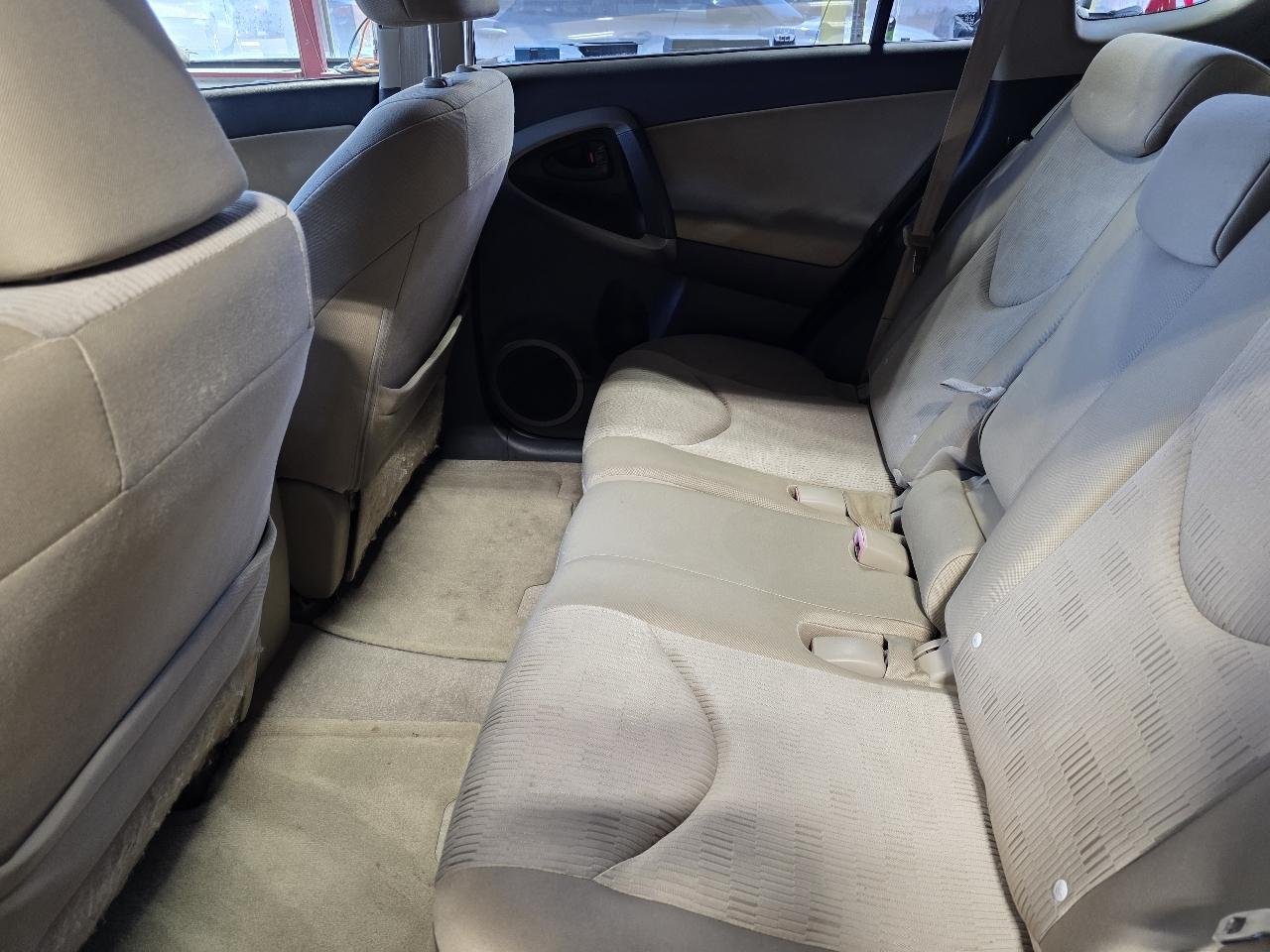 Toyota RAV4 Base I4 4WD 2009