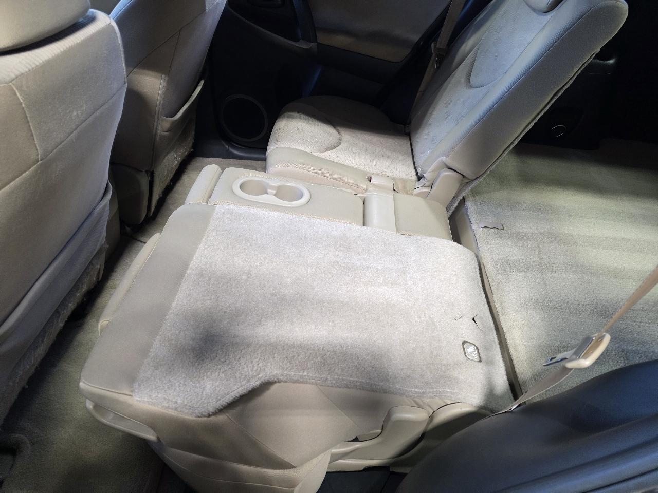 Toyota RAV4 Base I4 4WD 2009