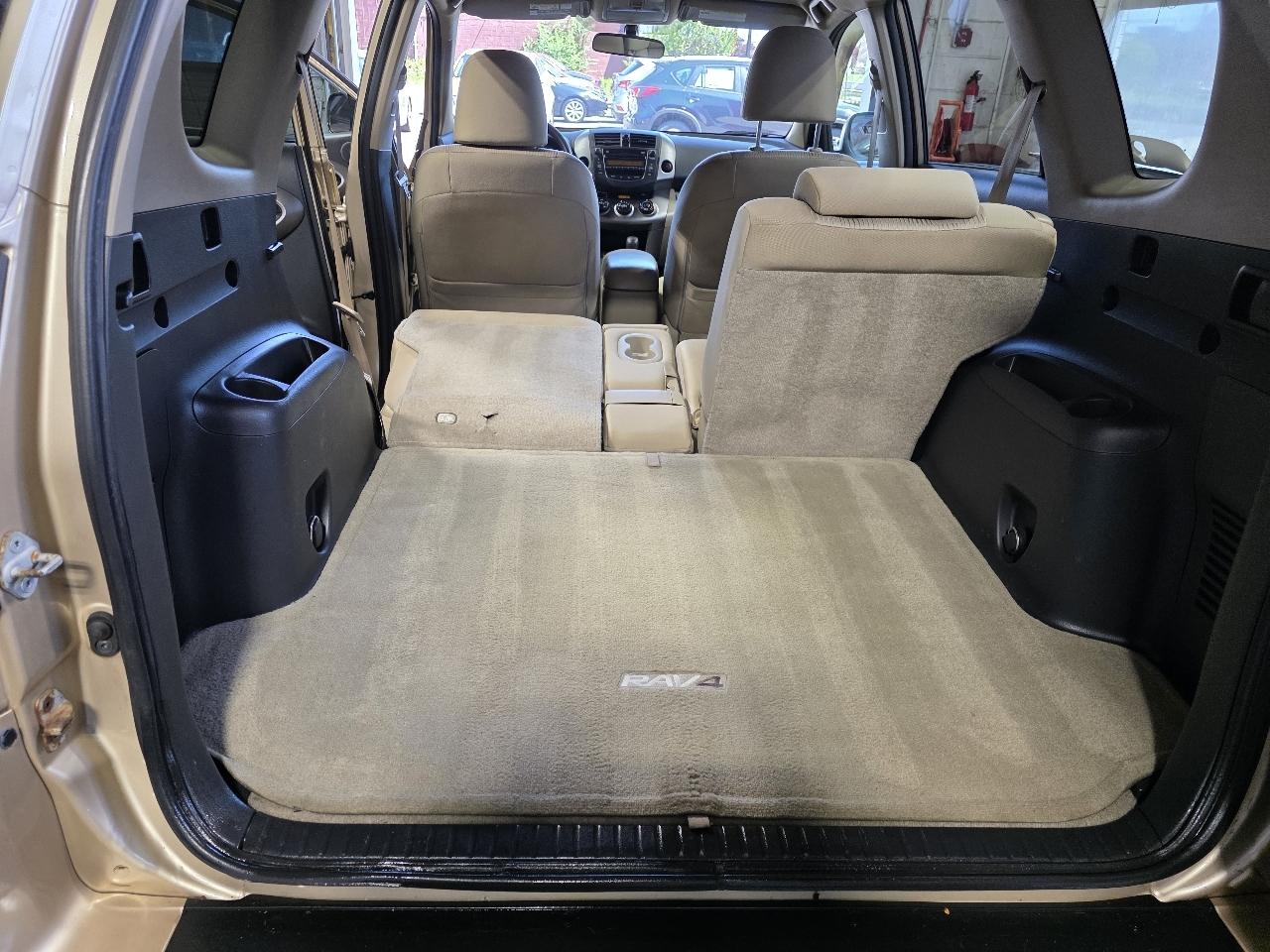 Toyota RAV4 Base I4 4WD 2009