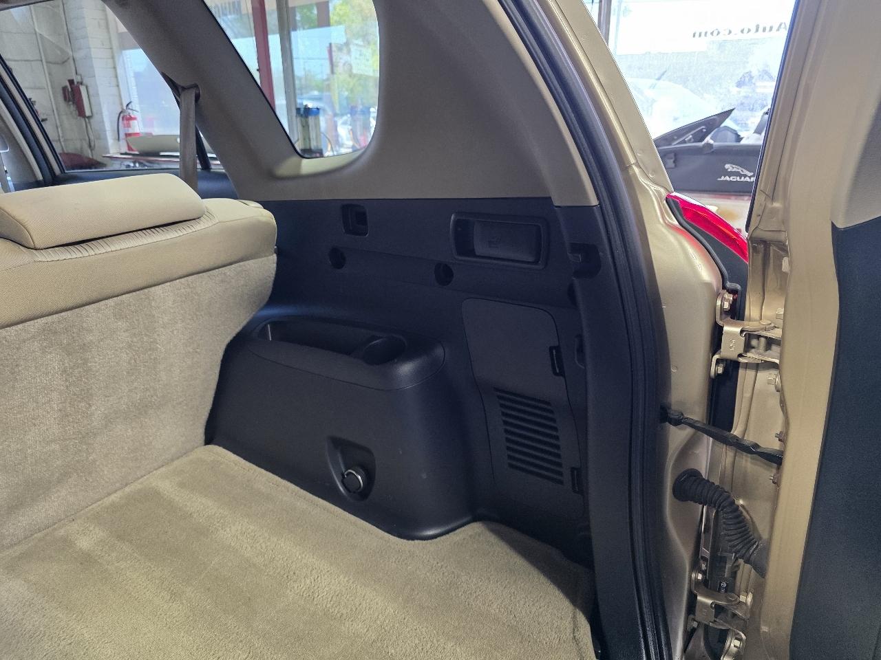 Toyota RAV4 Base I4 4WD 2009