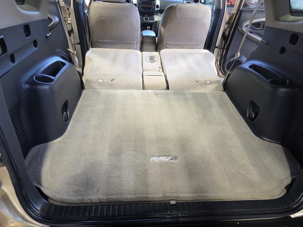 Toyota RAV4 Base I4 4WD 2009