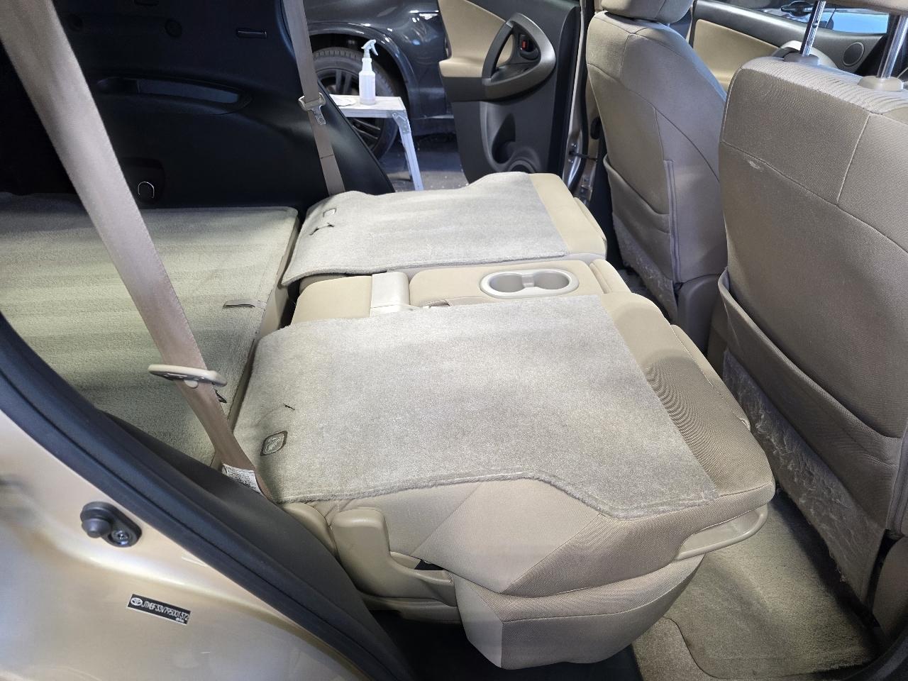 Toyota RAV4 Base I4 4WD 2009