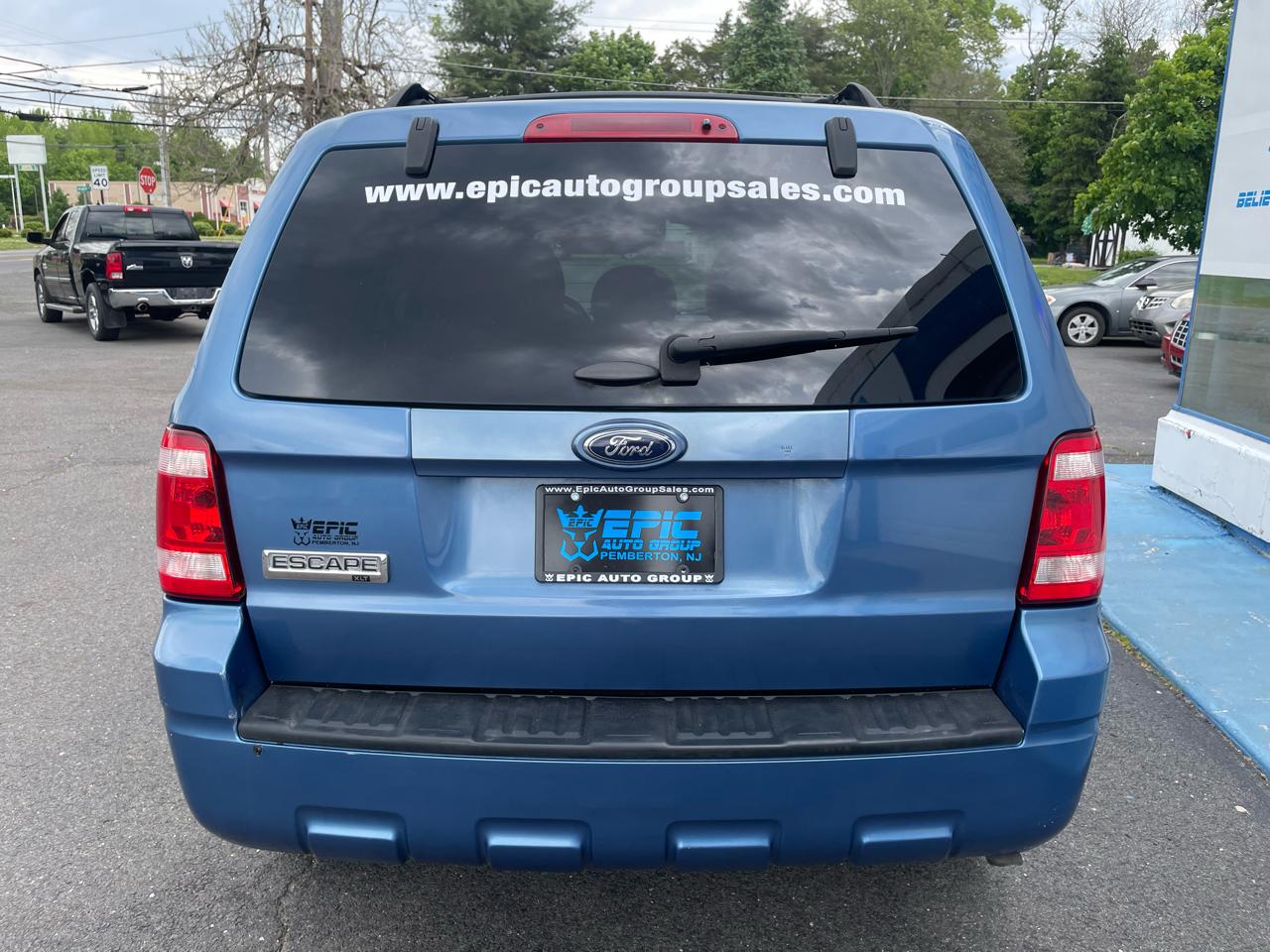 Ford Escape XLT FWD I4 2009
