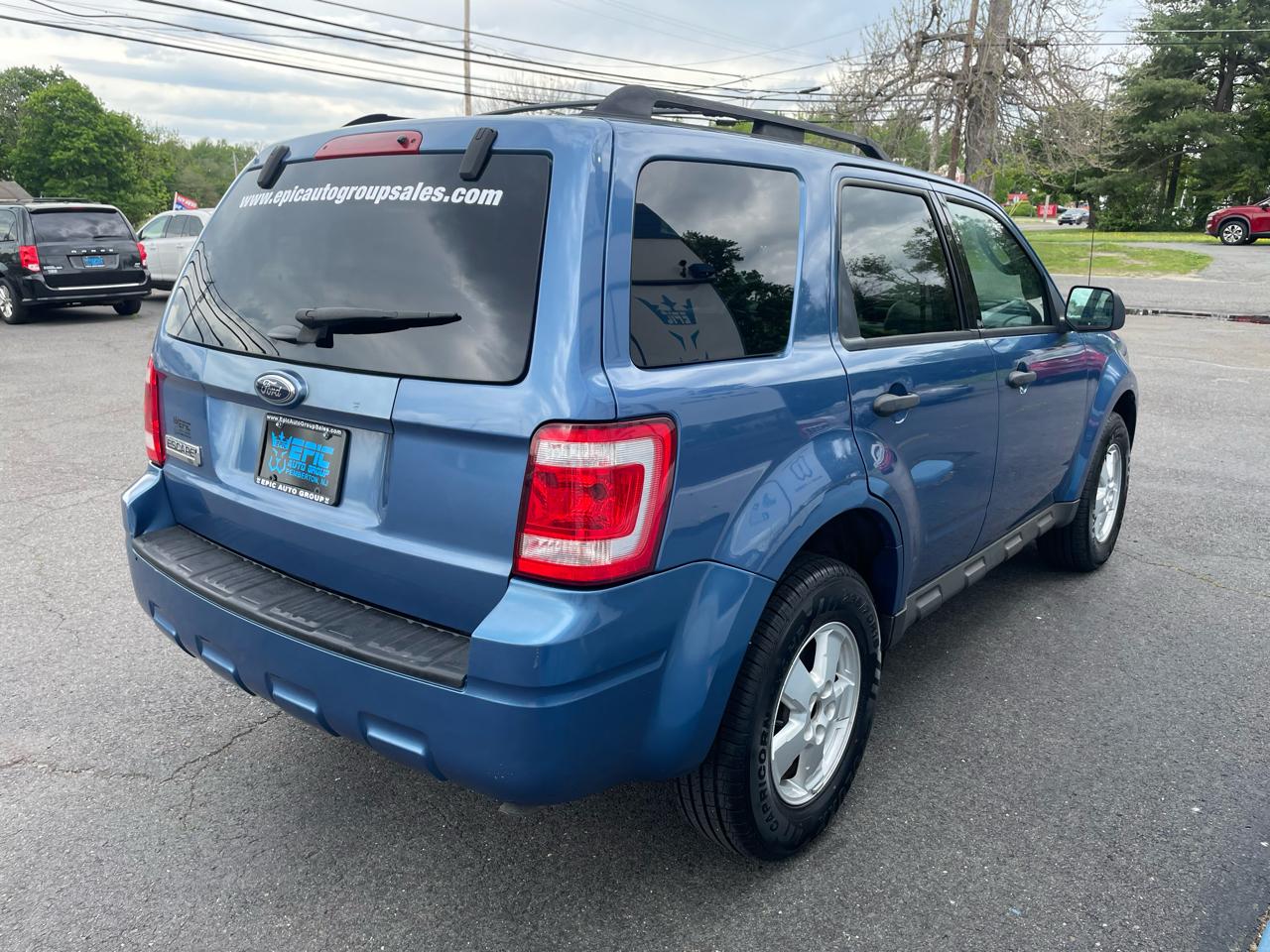 Ford Escape XLT FWD I4 2009