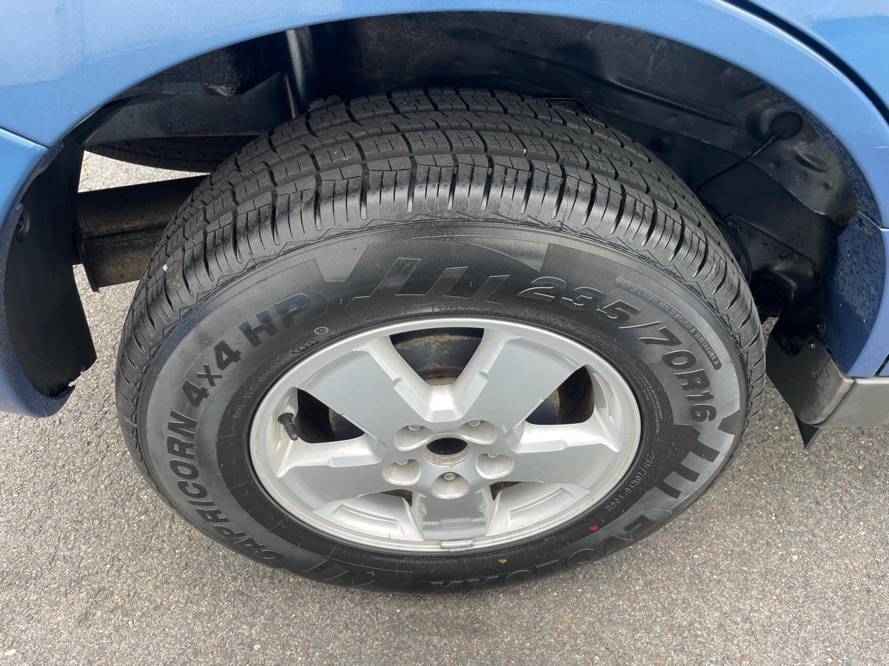 Ford Escape XLT FWD I4 2009