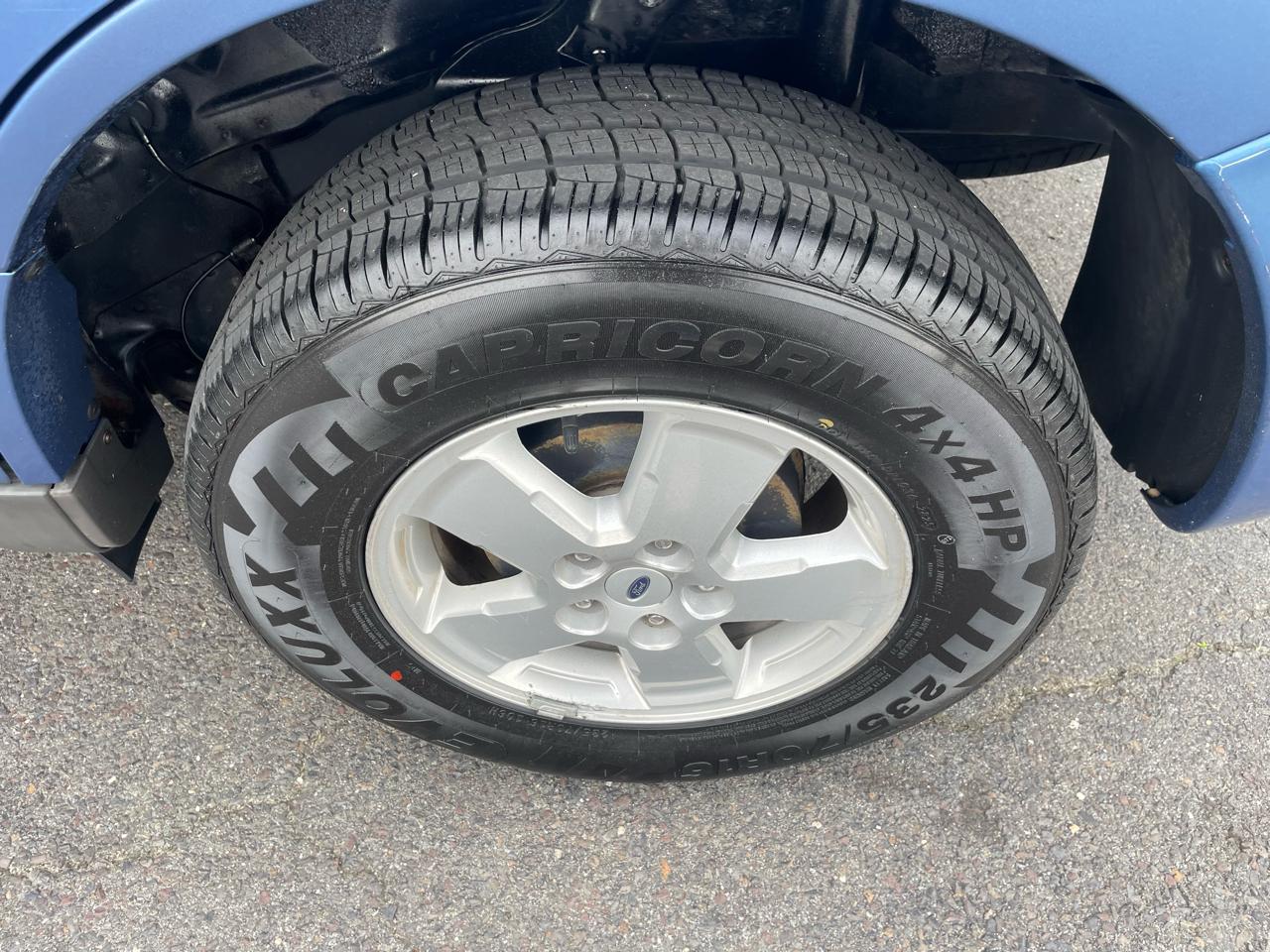 Ford Escape XLT FWD I4 2009