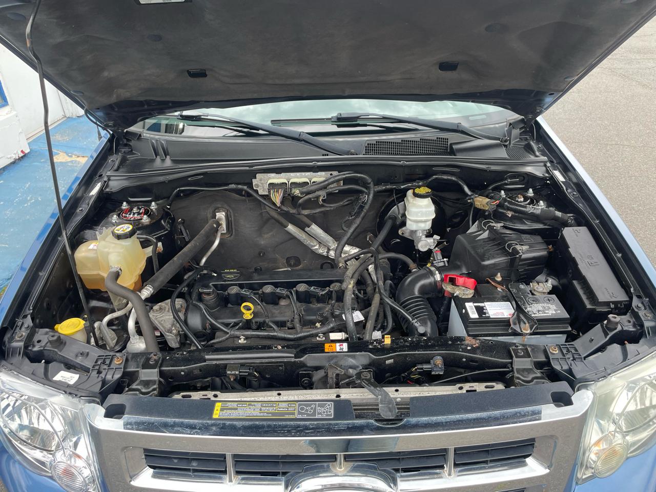Ford Escape XLT FWD I4 2009