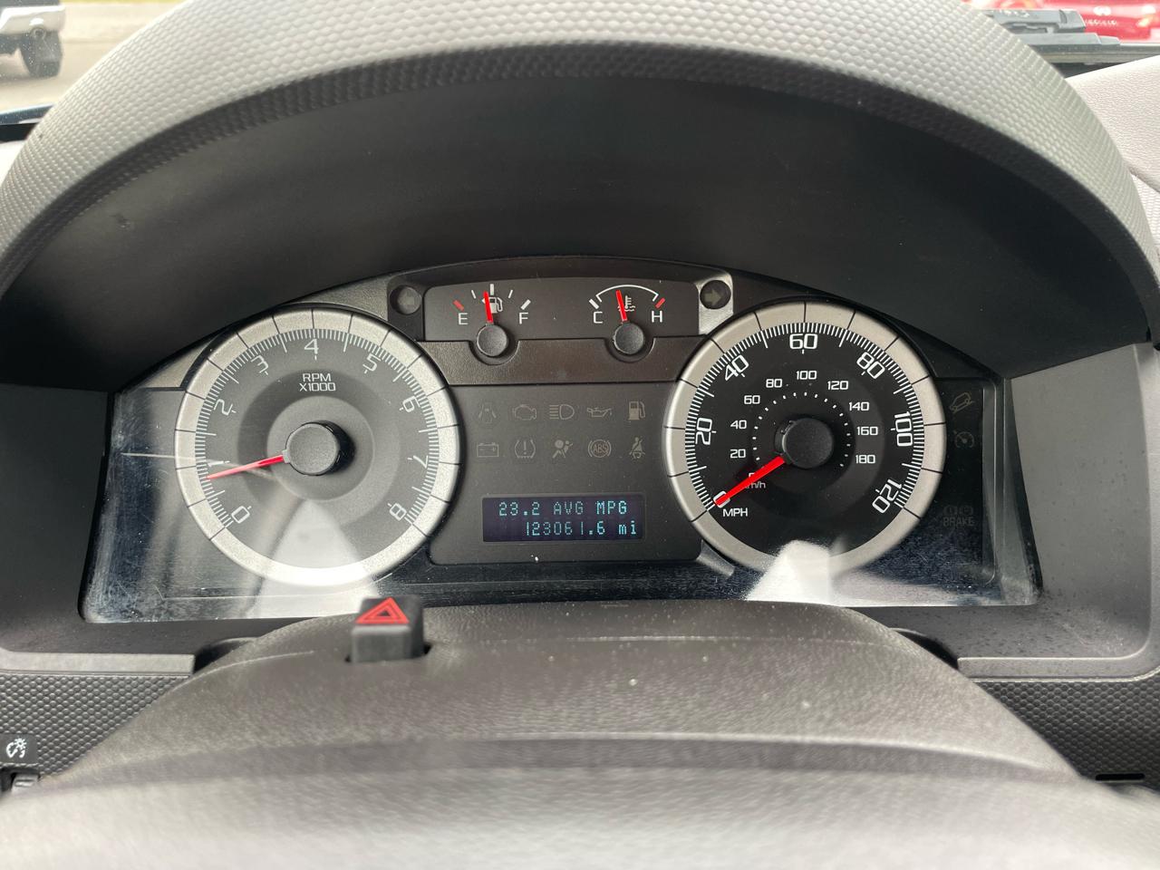 Ford Escape XLT FWD I4 2009