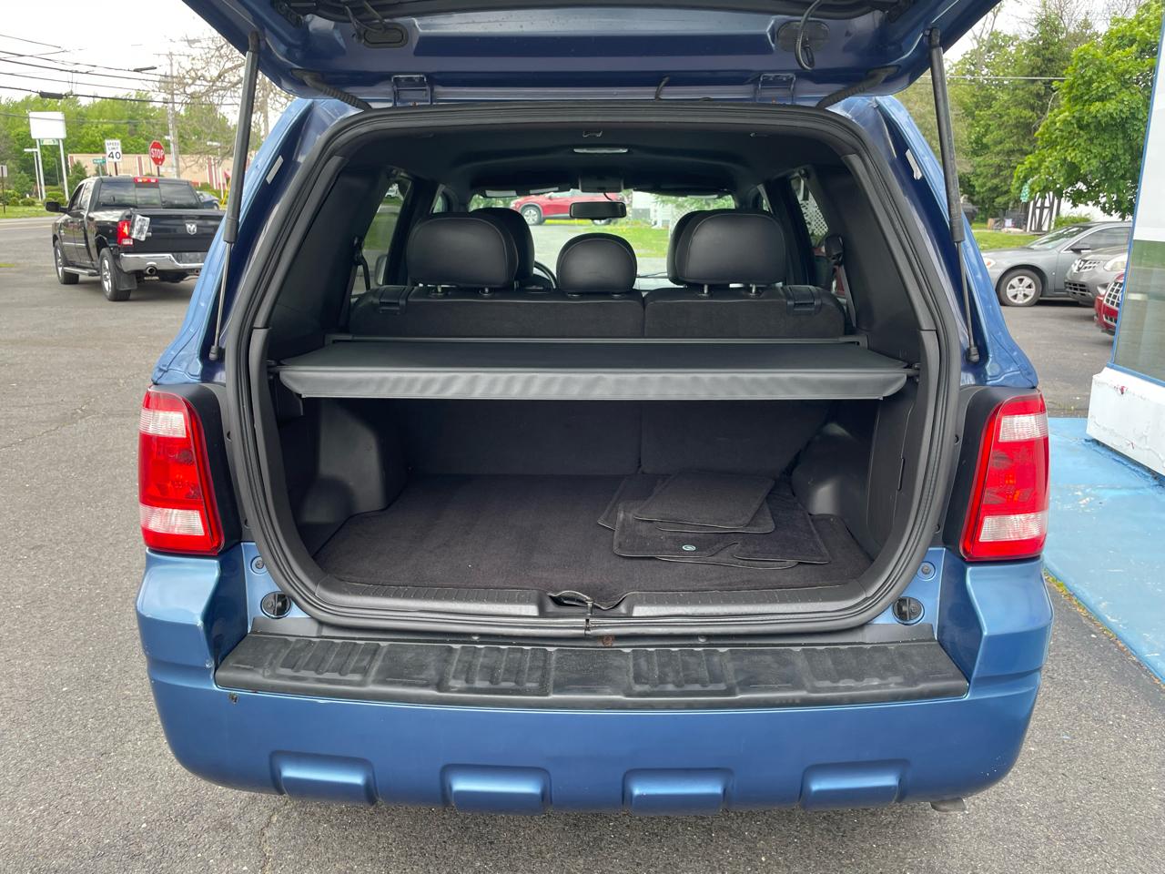 Ford Escape XLT FWD I4 2009