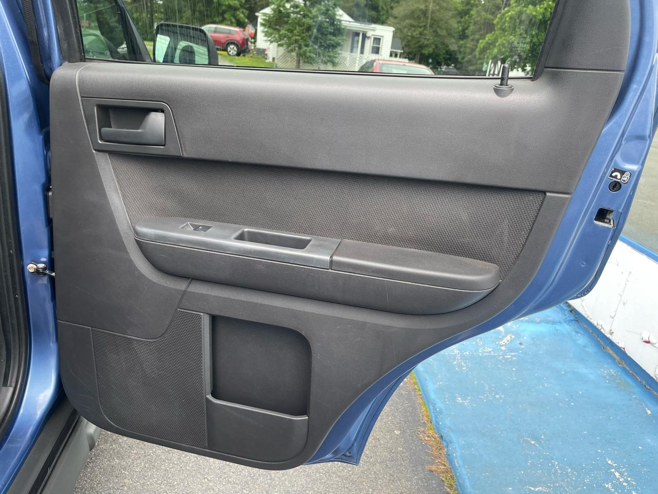 Ford Escape XLT FWD I4 2009