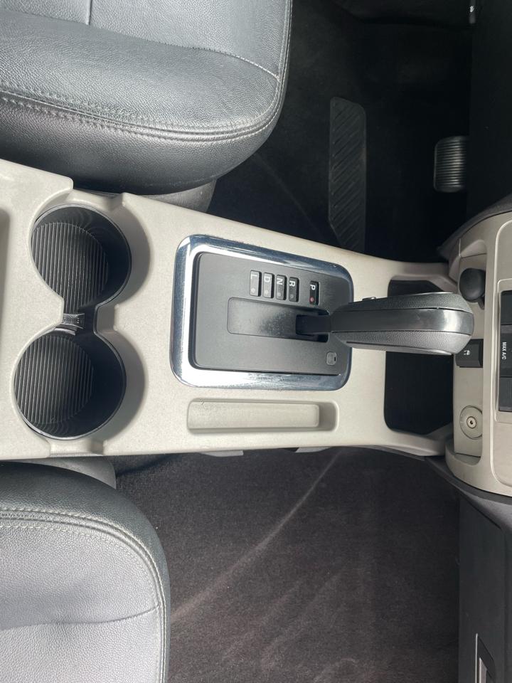 Ford Escape XLT FWD I4 2009