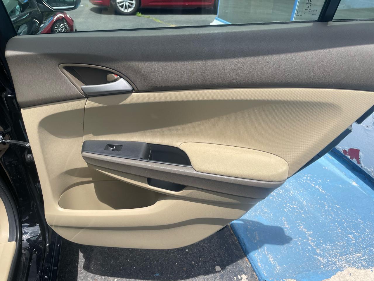 Honda Accord LX-P Sedan AT 2010