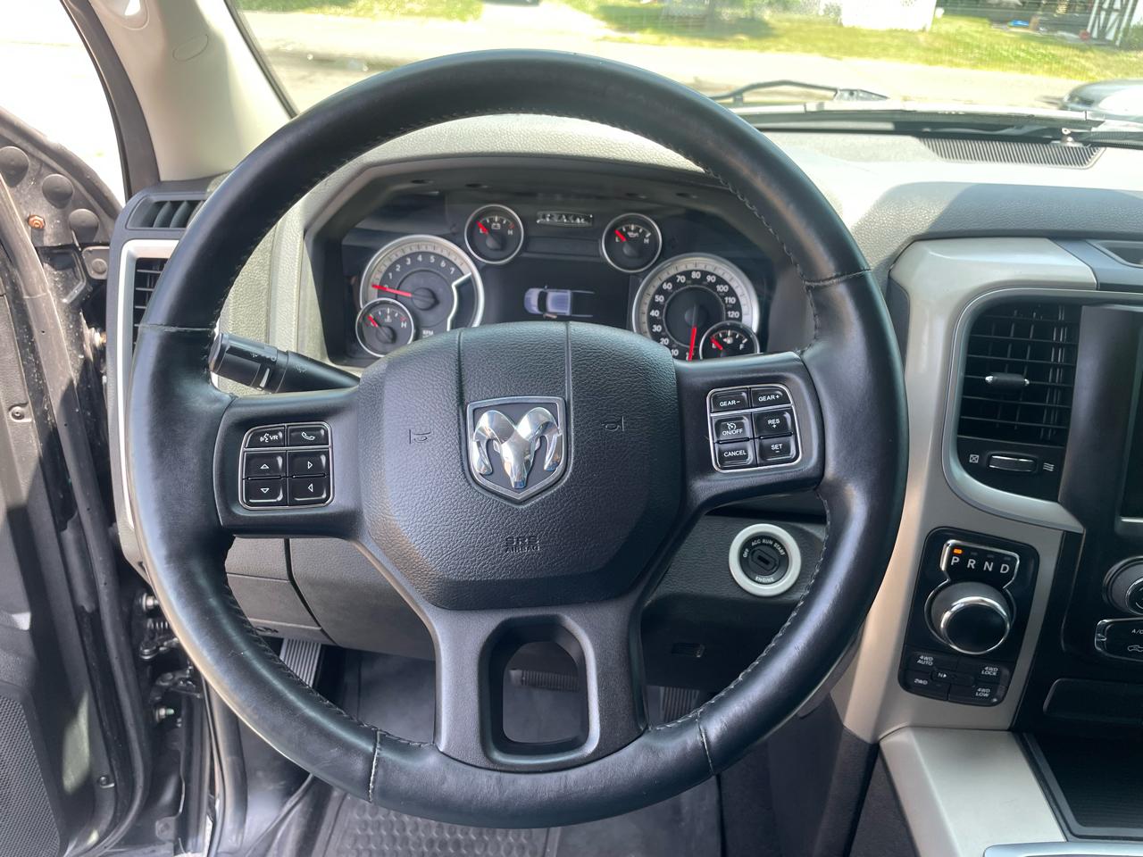 RAM 1500 4WD Quad Cab 140.5" Big Horn 2014
