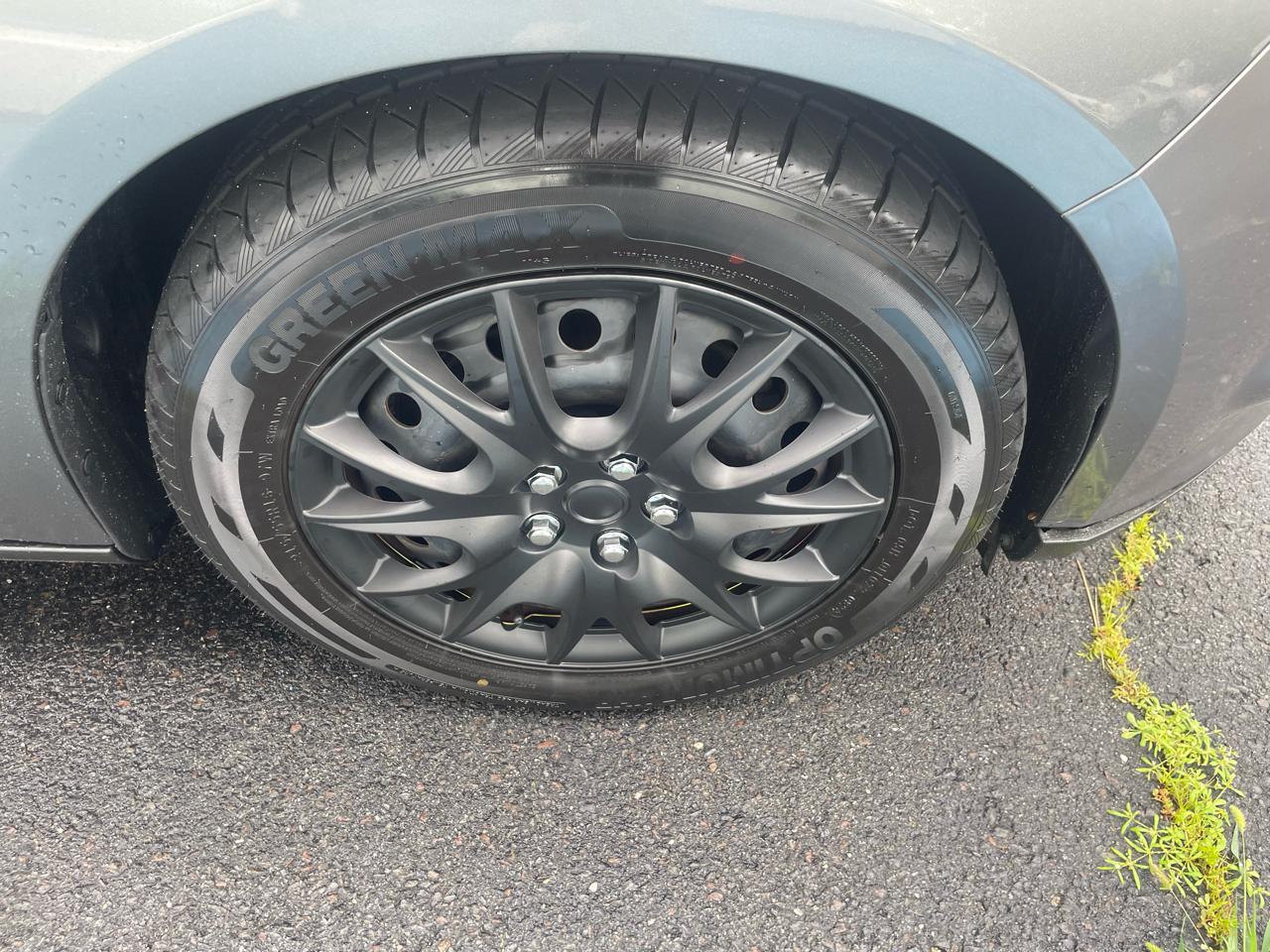 Ford Focus SE Sedan 2012