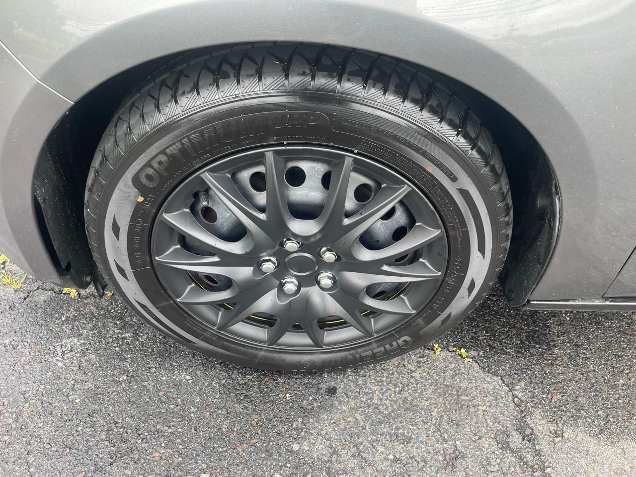 Ford Focus SE Sedan 2012
