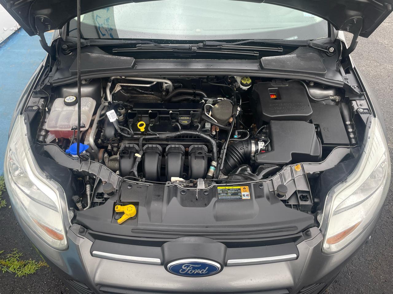 Ford Focus SE Sedan 2012