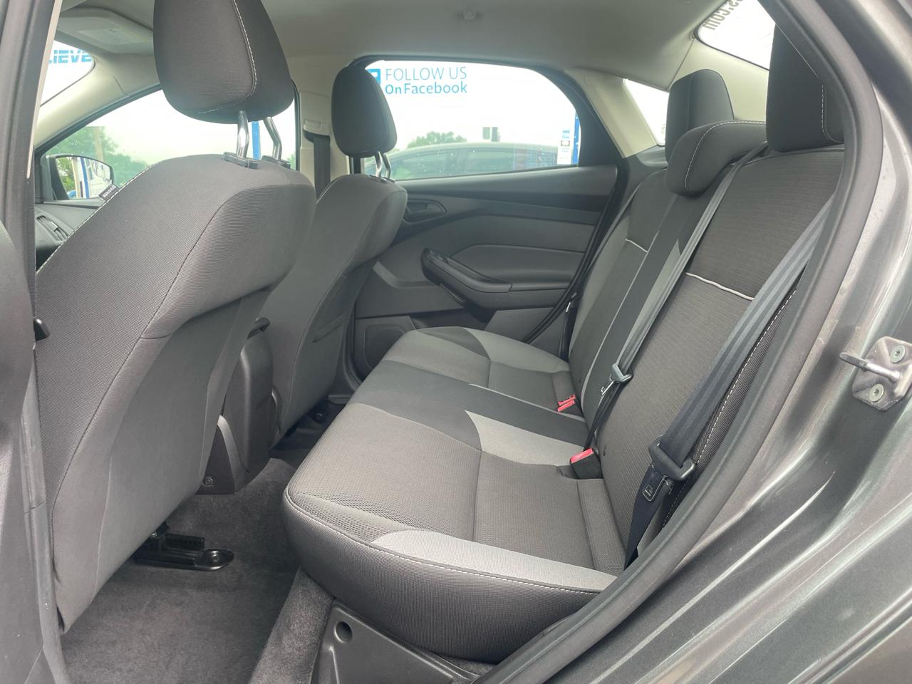 Ford Focus SE Sedan 2012