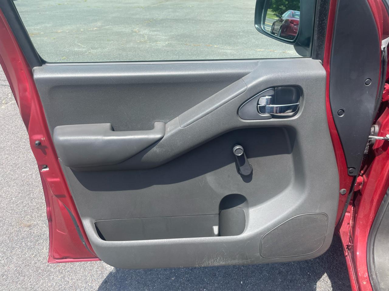 Nissan Frontier S Crew Cab 2WD 2014