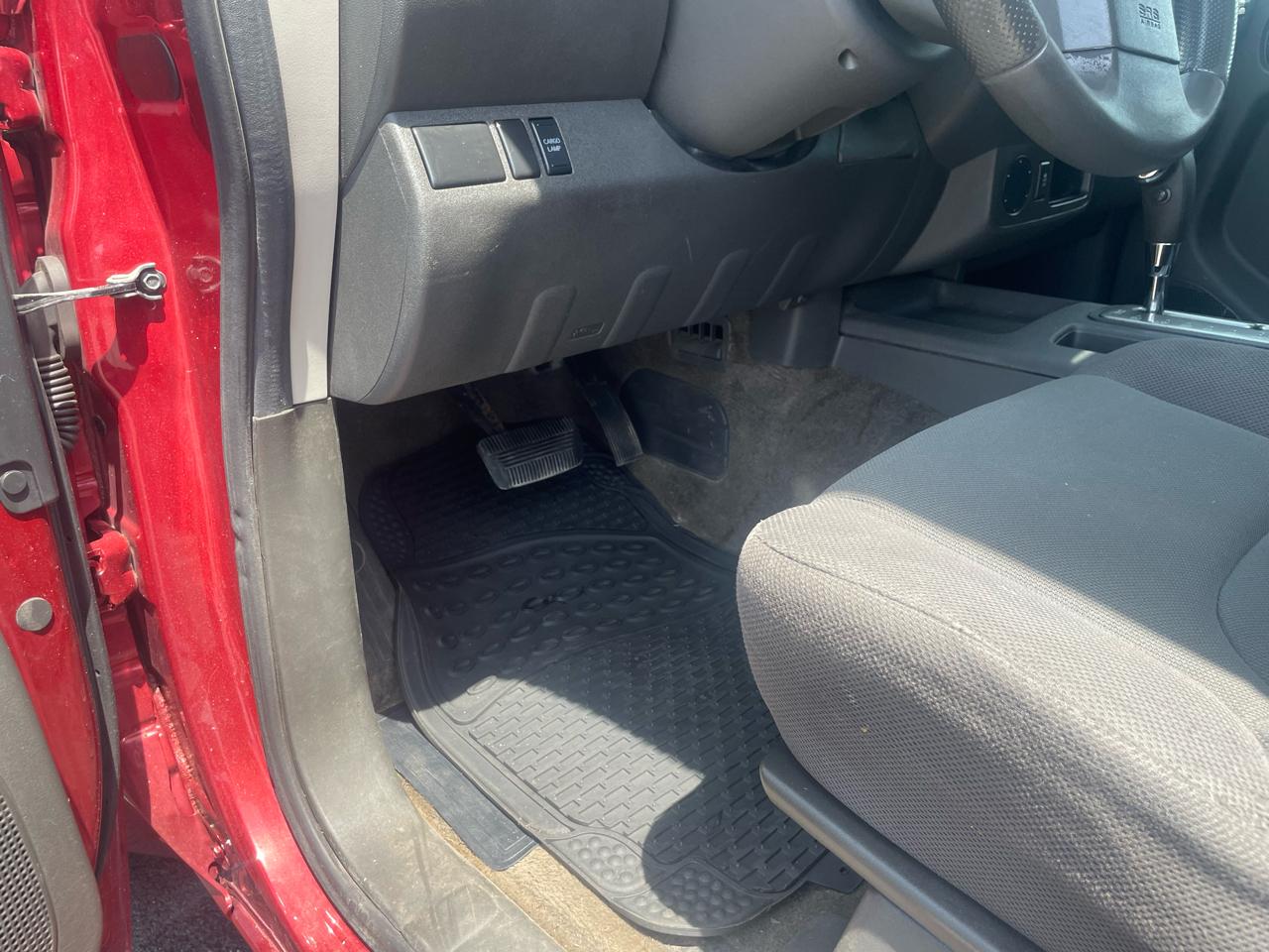 Nissan Frontier S Crew Cab 2WD 2014