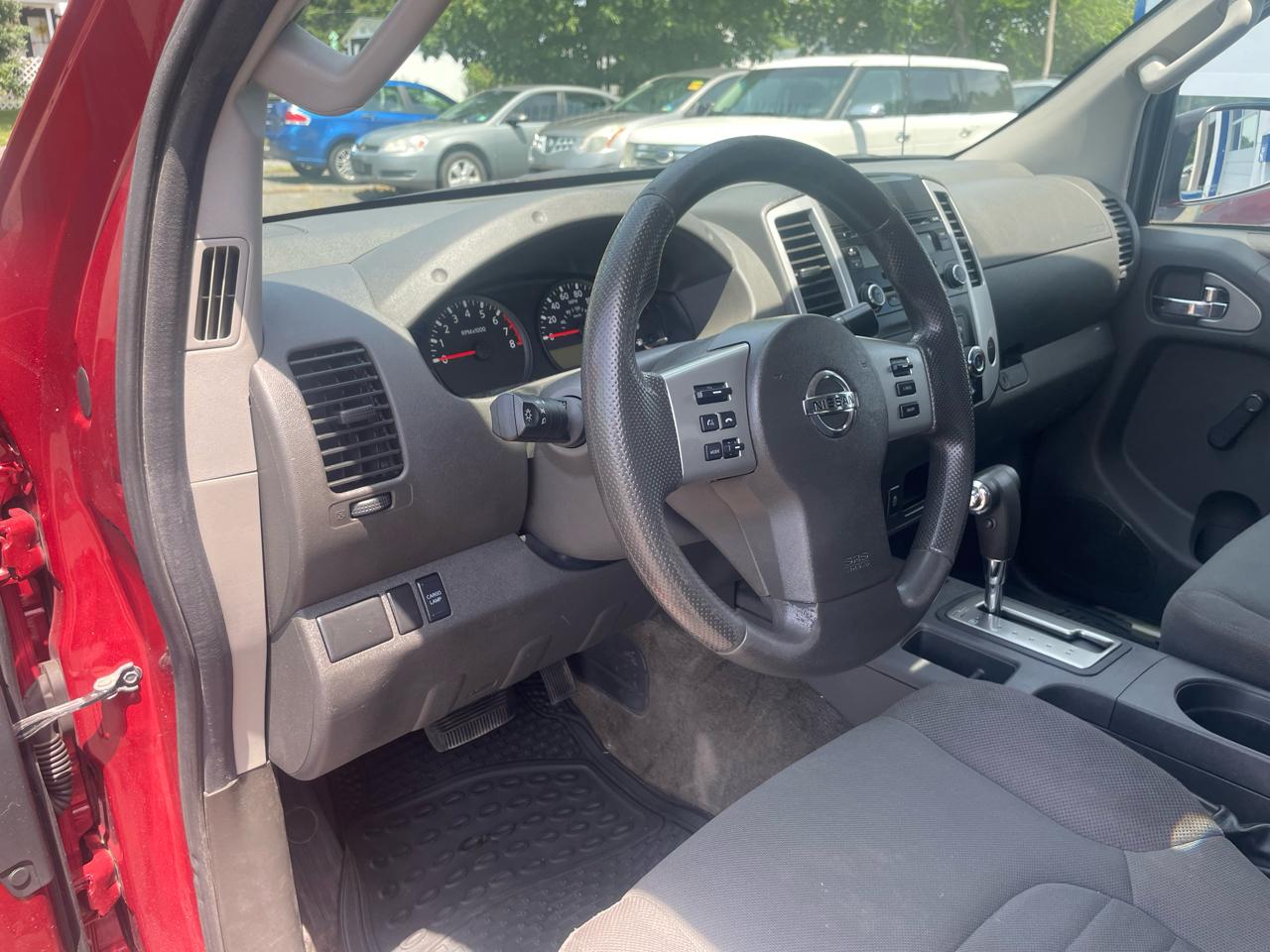 Nissan Frontier S Crew Cab 2WD 2014