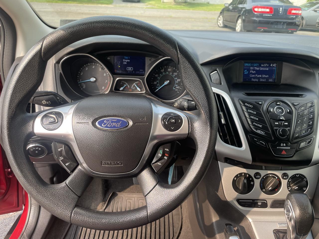Ford Focus SE Hatch 2013