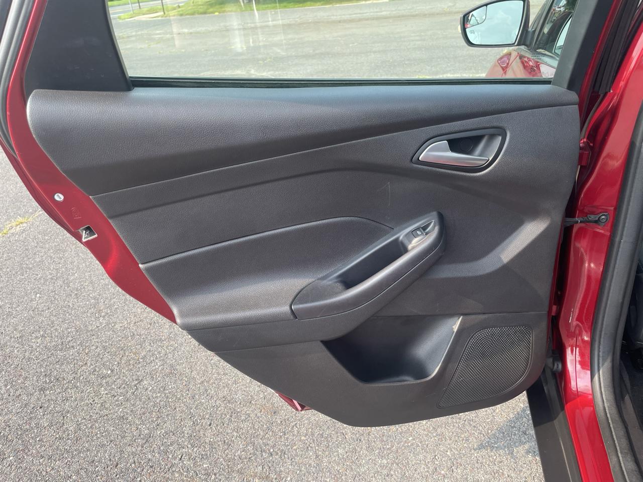 Ford Focus SE Hatch 2013