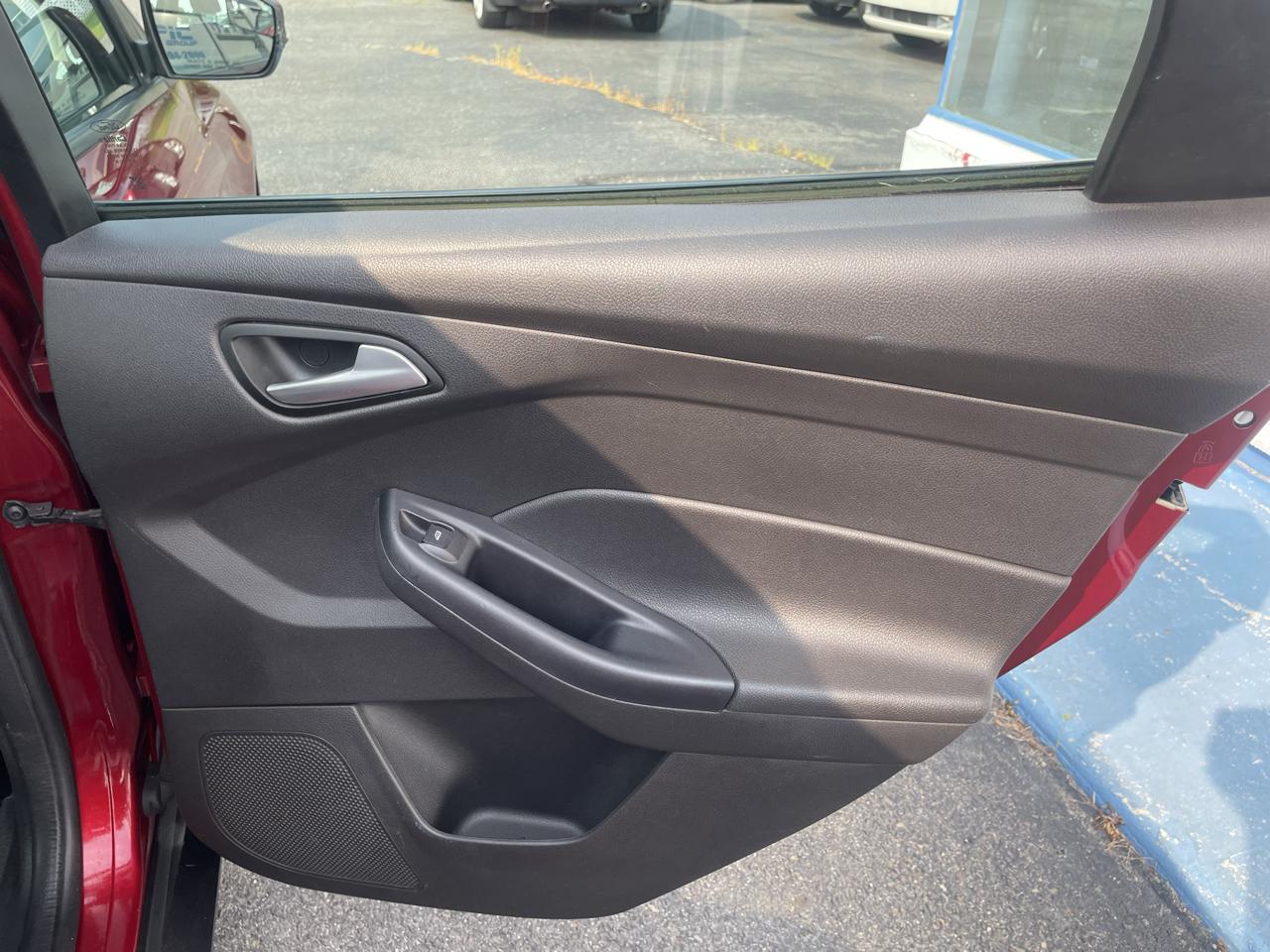 Ford Focus SE Hatch 2013