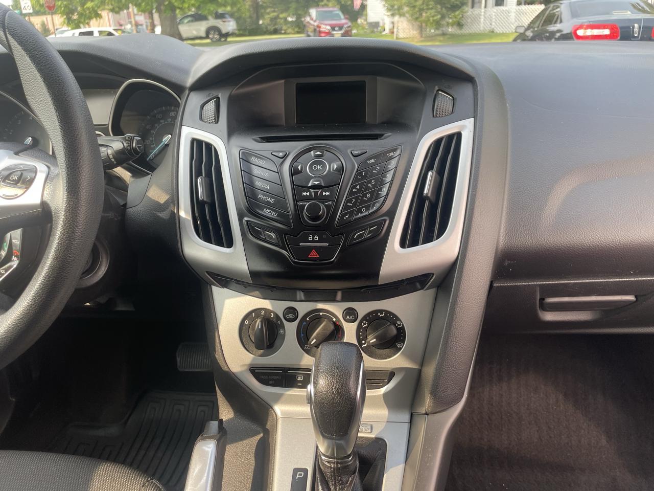 Ford Focus SE Hatch 2013