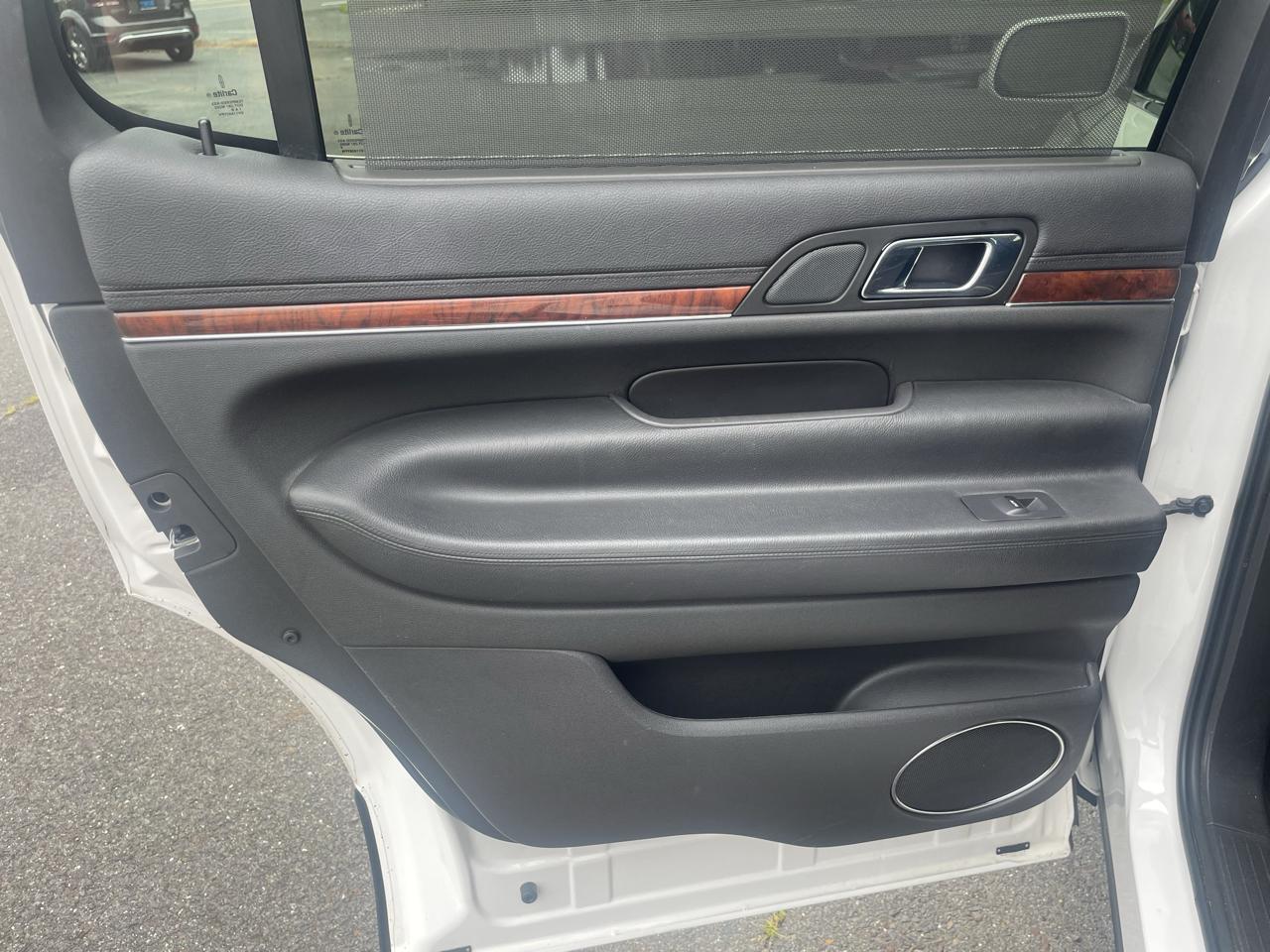 Lincoln MKT 3.5L with EcoBoost AWD 2013