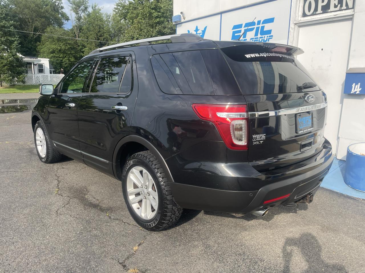 Ford Explorer 4WD 4dr V6 XLT 2014