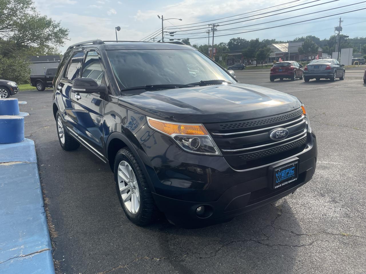 Ford Explorer 4WD 4dr V6 XLT 2014