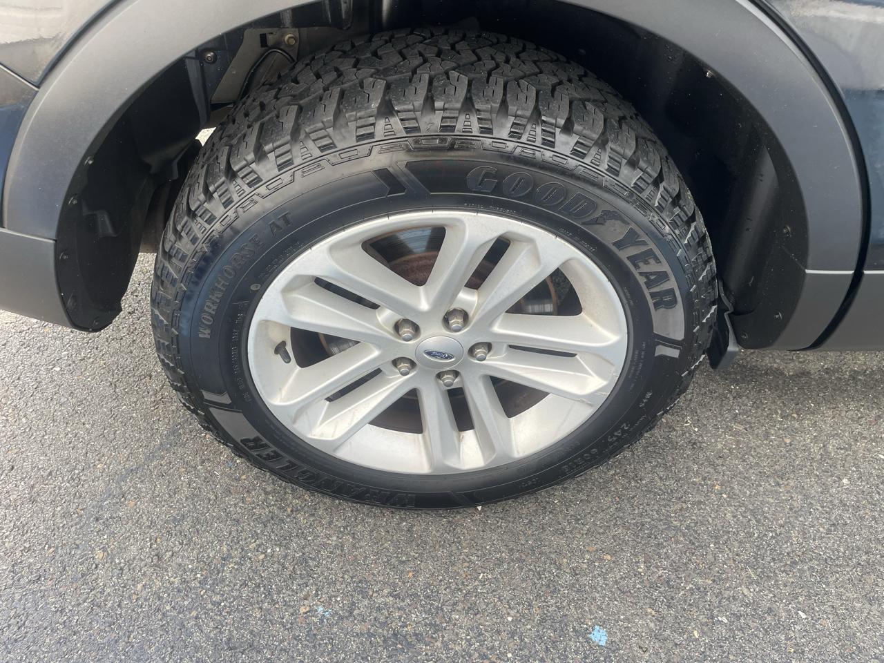 Ford Explorer 4WD 4dr V6 XLT 2014