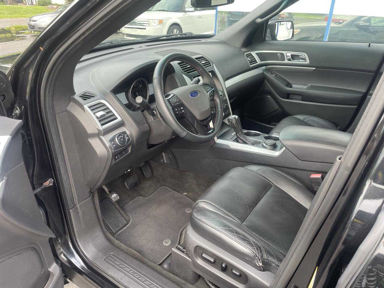 Ford Explorer 4WD 4dr V6 XLT 2014