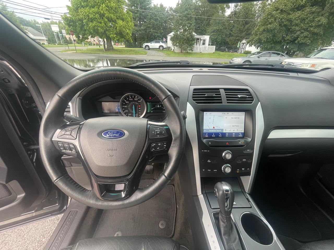 Ford Explorer 4WD 4dr V6 XLT 2014