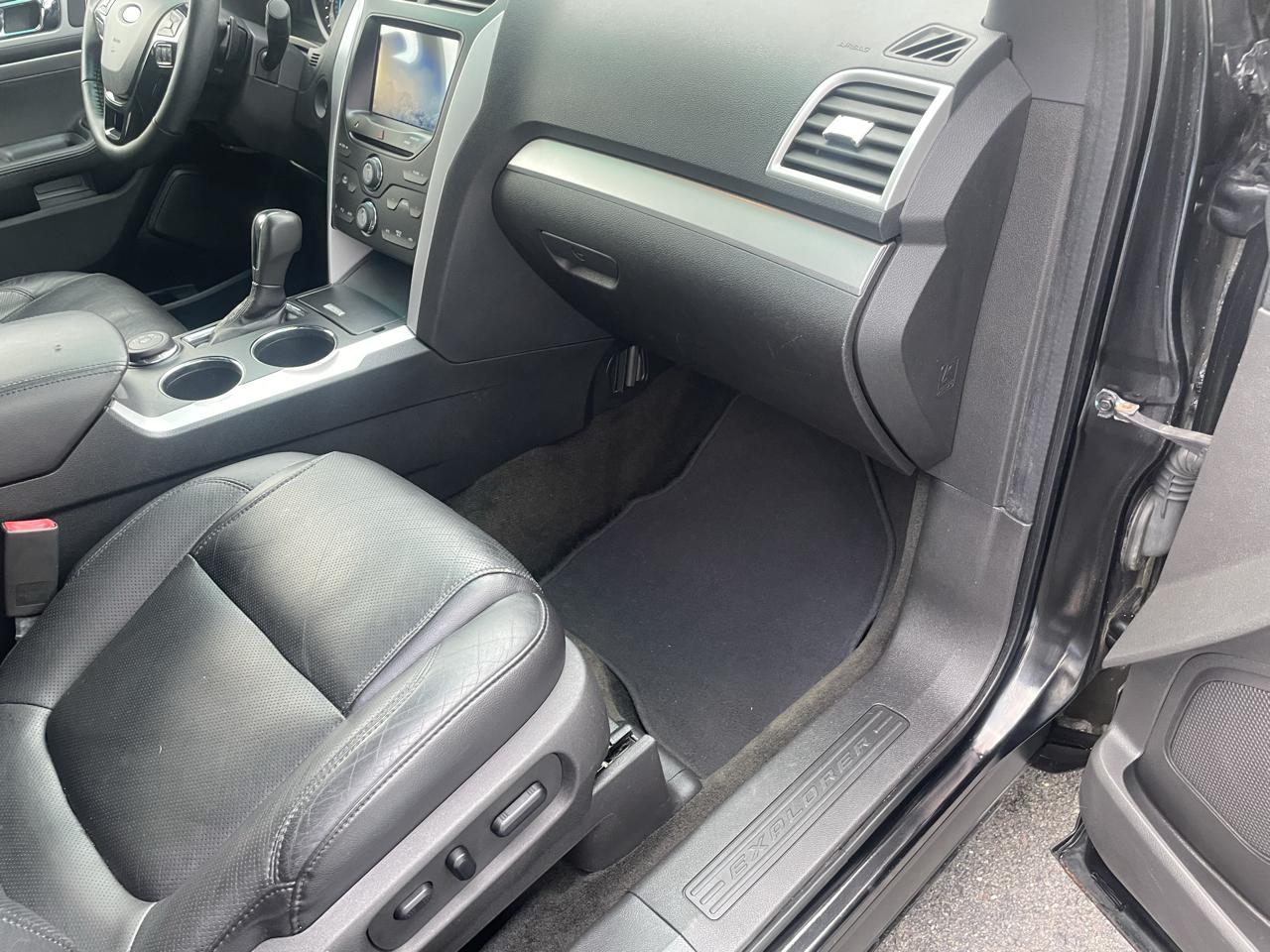 Ford Explorer 4WD 4dr V6 XLT 2014