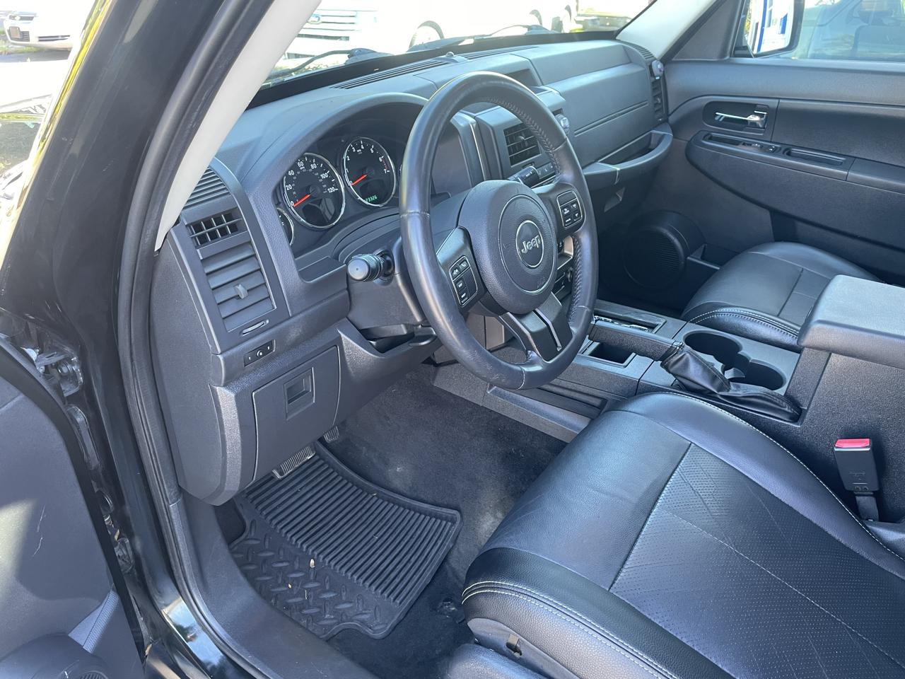 Jeep Liberty Sport 4WD 2012