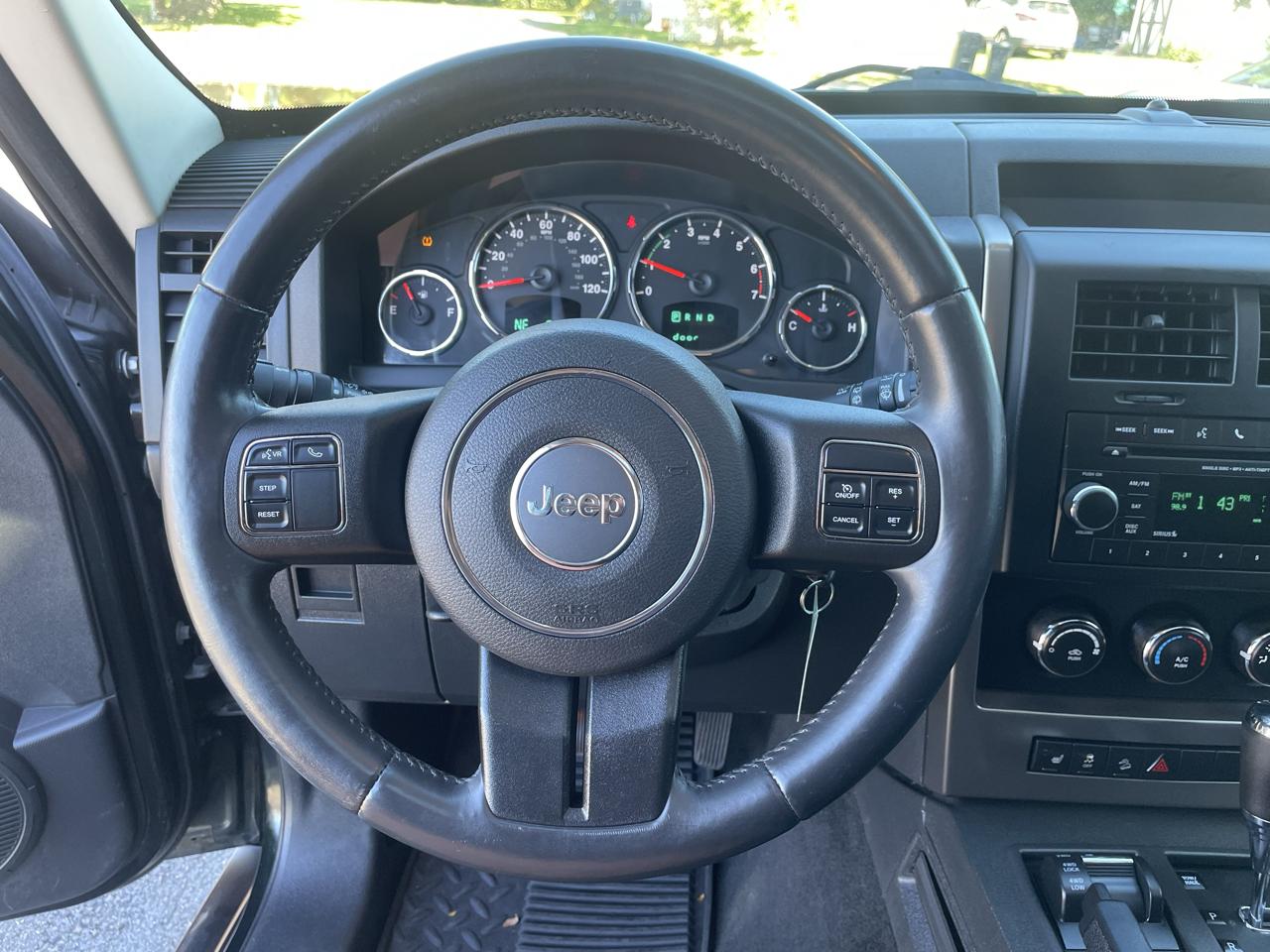 Jeep Liberty Sport 4WD 2012