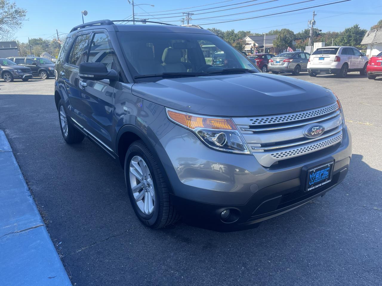 Ford Explorer 4dr 114" WB 4.0L XLT 4WD 2014