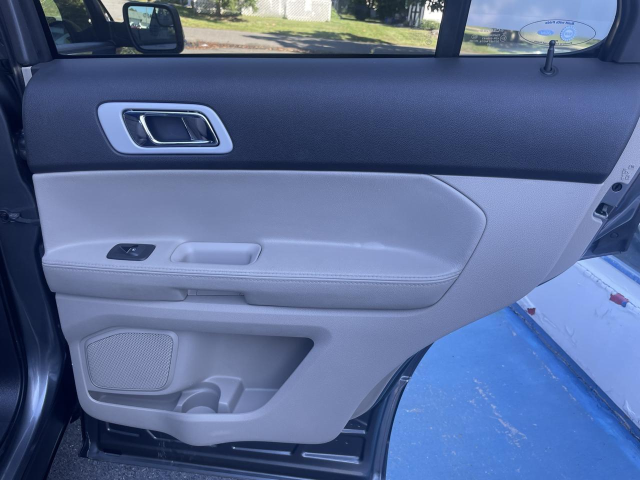 Ford Explorer 4dr 114" WB 4.0L XLT 4WD 2014