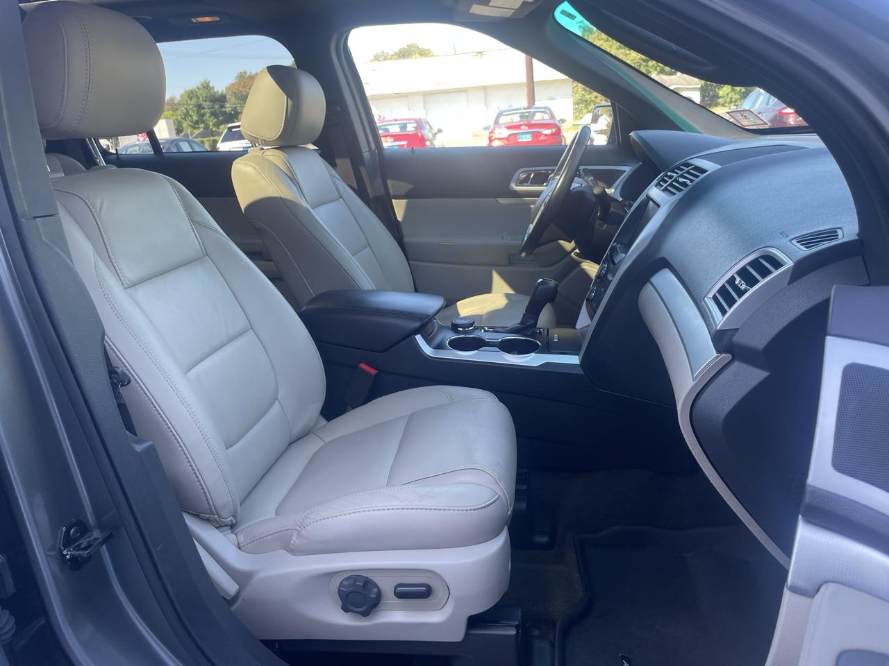 Ford Explorer 4dr 114" WB 4.0L XLT 4WD 2014