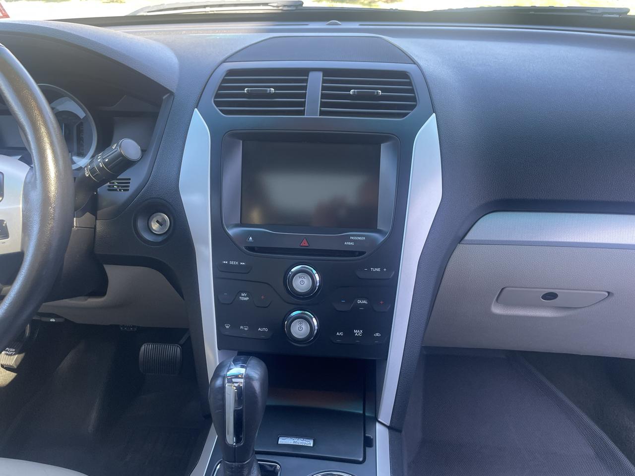 Ford Explorer 4dr 114" WB 4.0L XLT 4WD 2014