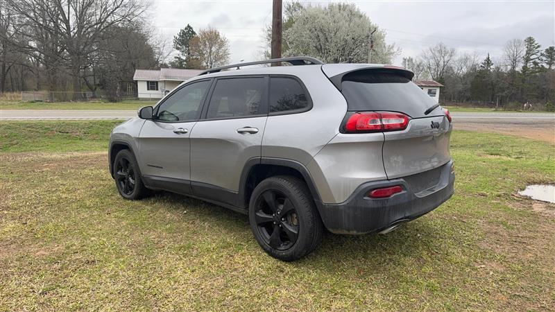 Jeep Cherokee Latitude FWD 2016
