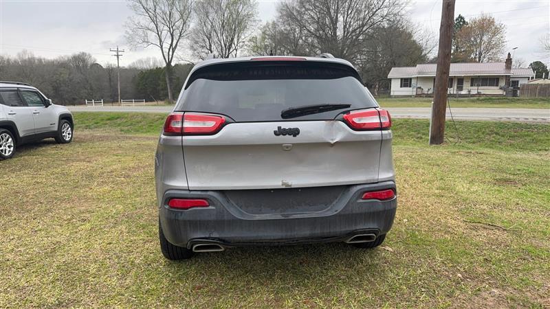 Jeep Cherokee Latitude FWD 2016
