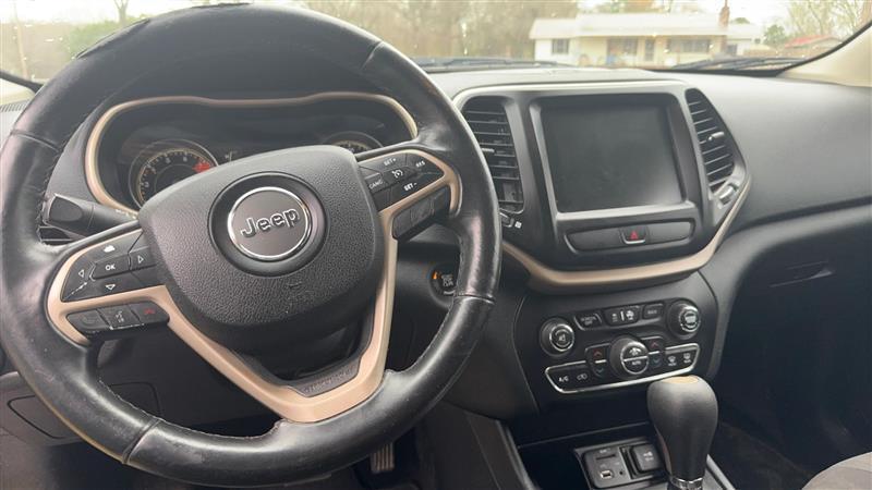 Jeep Cherokee Latitude FWD 2016