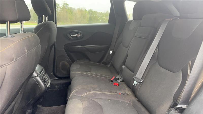 Jeep Cherokee Latitude FWD 2016