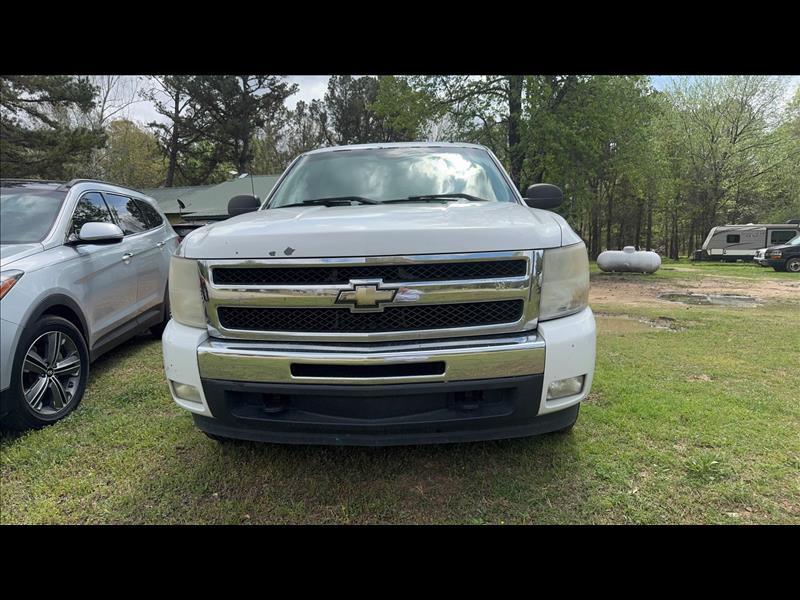 Chevrolet Silverado 1500 LT Crew Cab 4WD 2011
