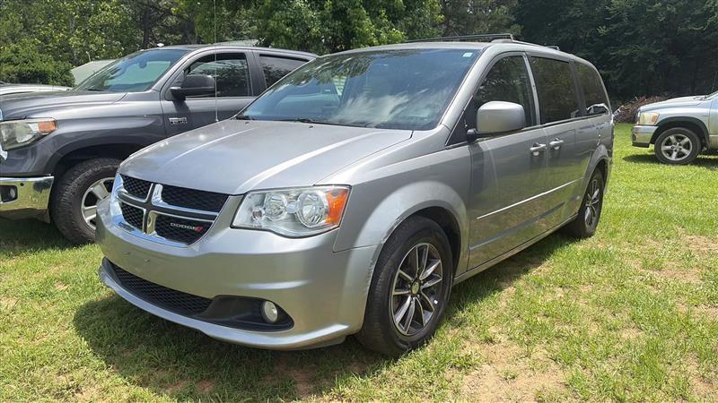 2017 Dodge Grand Caravan SXT - Photo 2